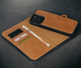Card slots and detachable cover of the Dark Brown Nubuck Leather Case (with detachable cover) for iPhone 15 Pro
