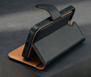 Stand function of the Black Leather Detachable Case for iPhone SE4